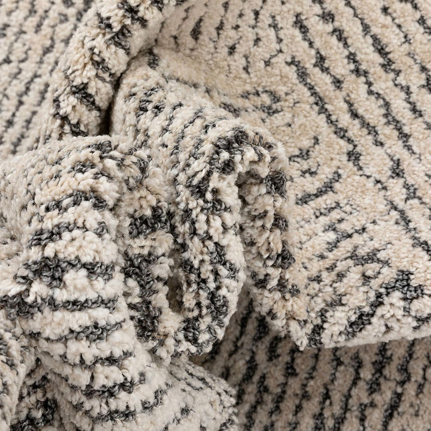 Ezio Beige Tribal Geometric Distressed High-Lo Pile Area Rug 5X7 (5'3" X 7'3")