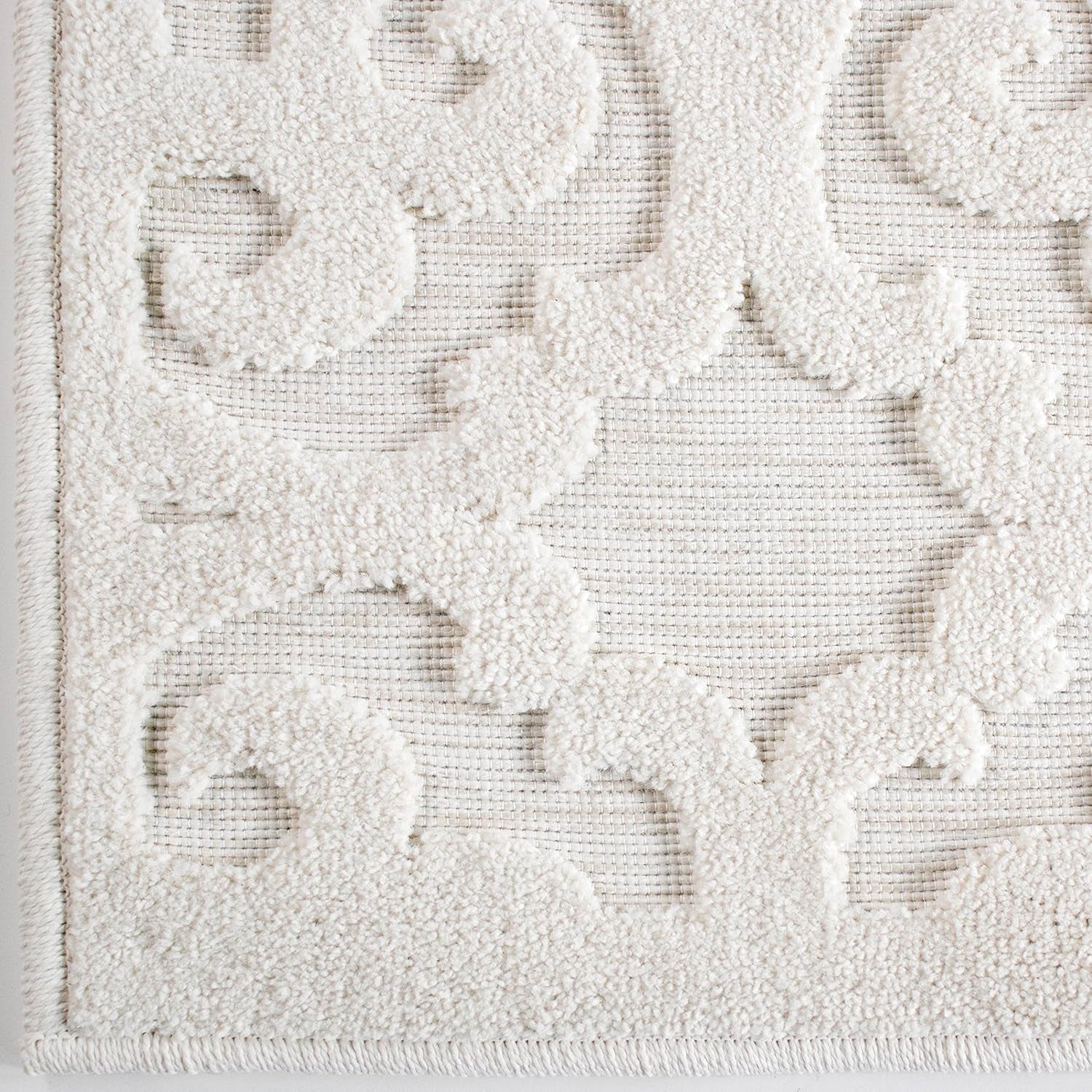 Orian Sculpted 4704 Indoor/Outdoor High-Low Debonair Natural Area Rug, 5'2" X 7'6", Ivory